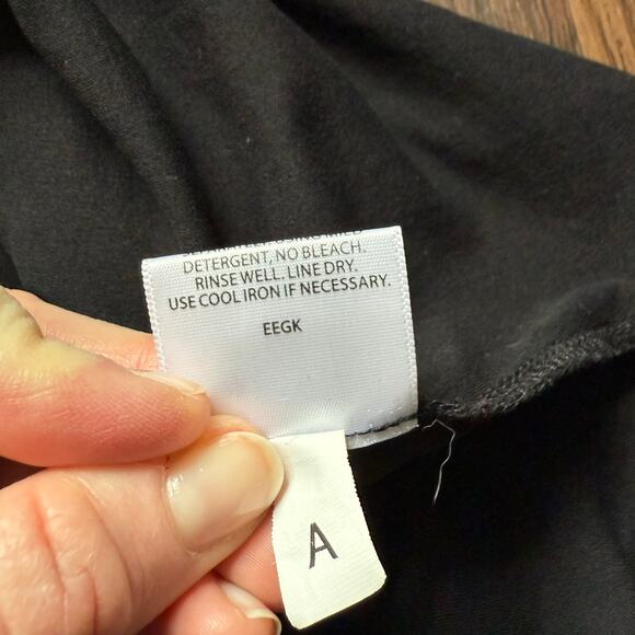 Eileen Fisher 100% Silk Long Sleeve Top Black Minimalist Medium - Picture 7 of 7